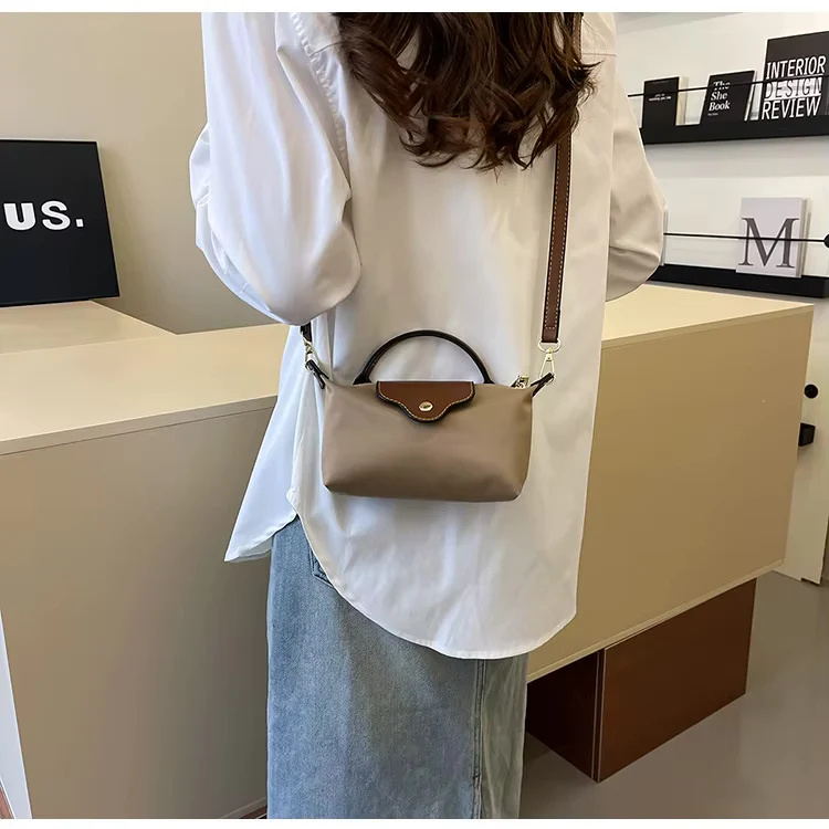 Camille Mini Sac Femme – Sac Bandoulière Compact avec Fermoir Doré & Détails Élégants - Image 10