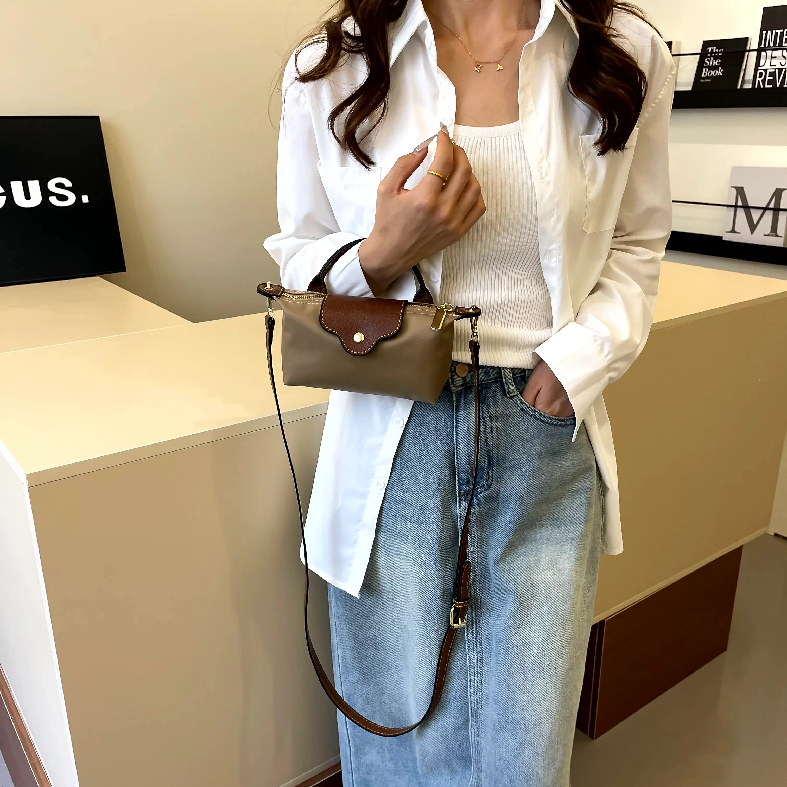 Camille Mini Sac Femme – Sac Bandoulière Compact avec Fermoir Doré & Détails Élégants - Image 8