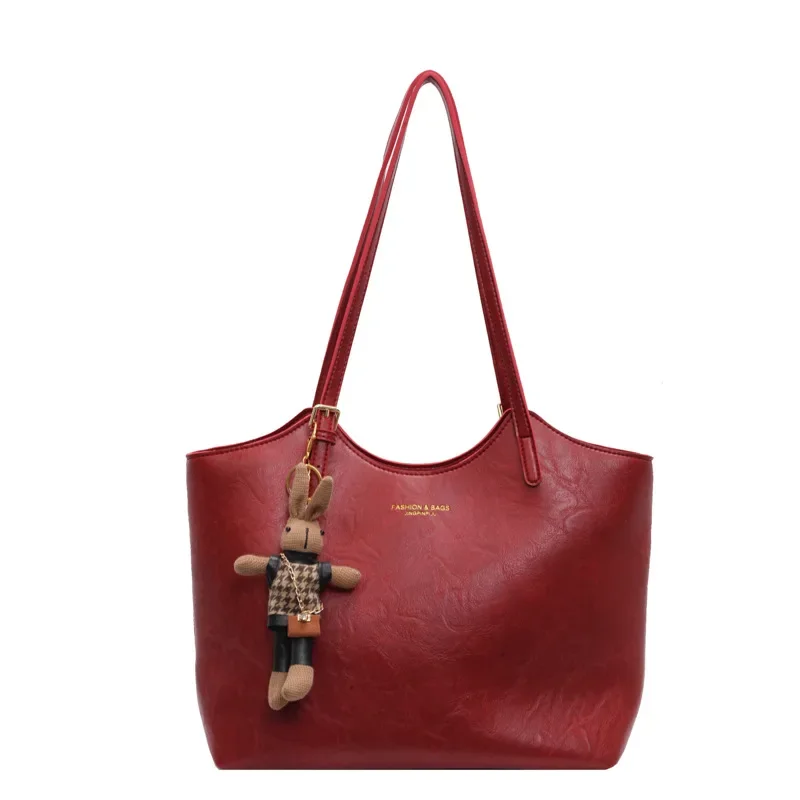 Emma Rustic Edge Tote – Spacieux Sac Vintage en Cuir Végan avec Pendentif Fantaisie - Image 4