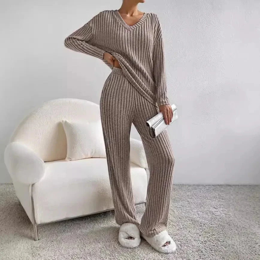 Ensemble en maille Kathy pour femme – Tenue d'intérieur confortable avec pull à col en V et pantalon doux - Image 16