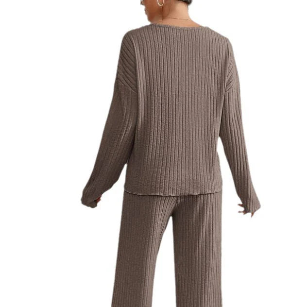 Ensemble en maille Kathy pour femme – Tenue d'intérieur confortable avec pull à col en V et pantalon doux - Image 8