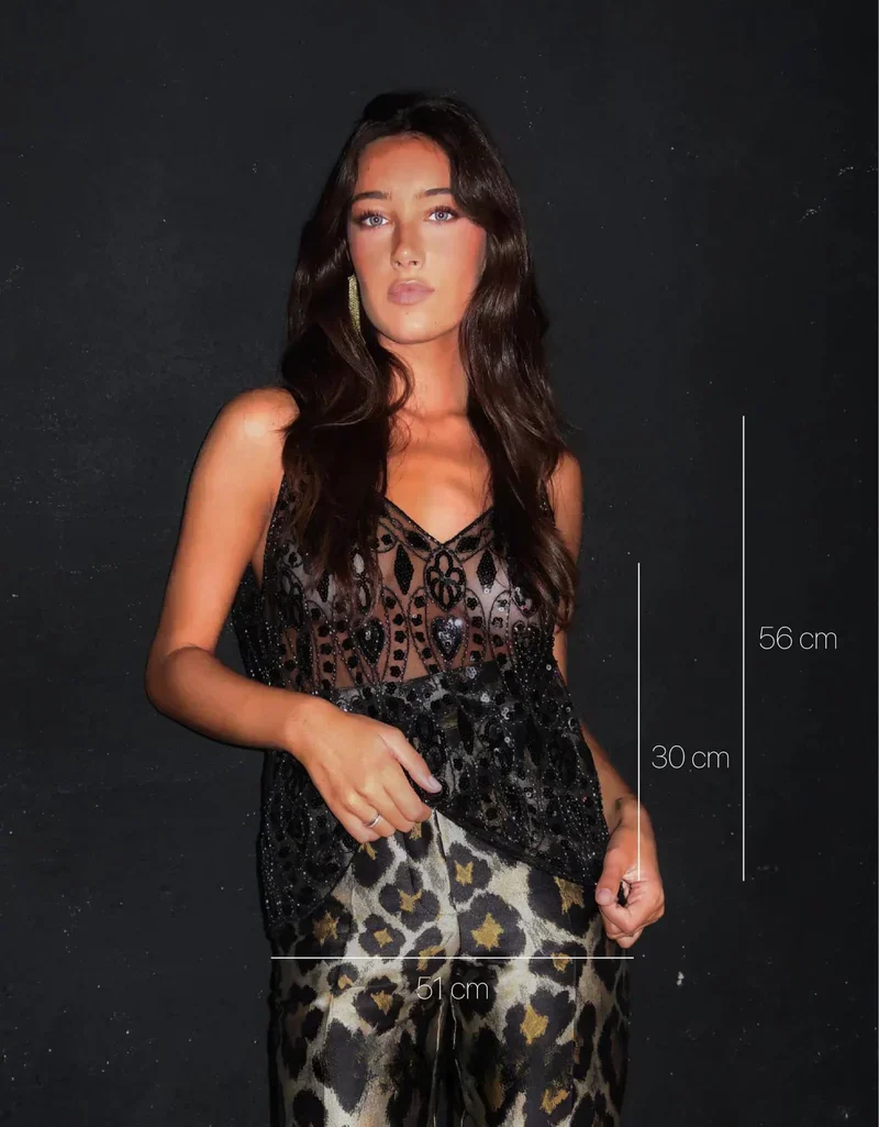 Kate Haut Femme – Top Élégant Orné de Détails Luxueux et Coupe Confortable - Image 9