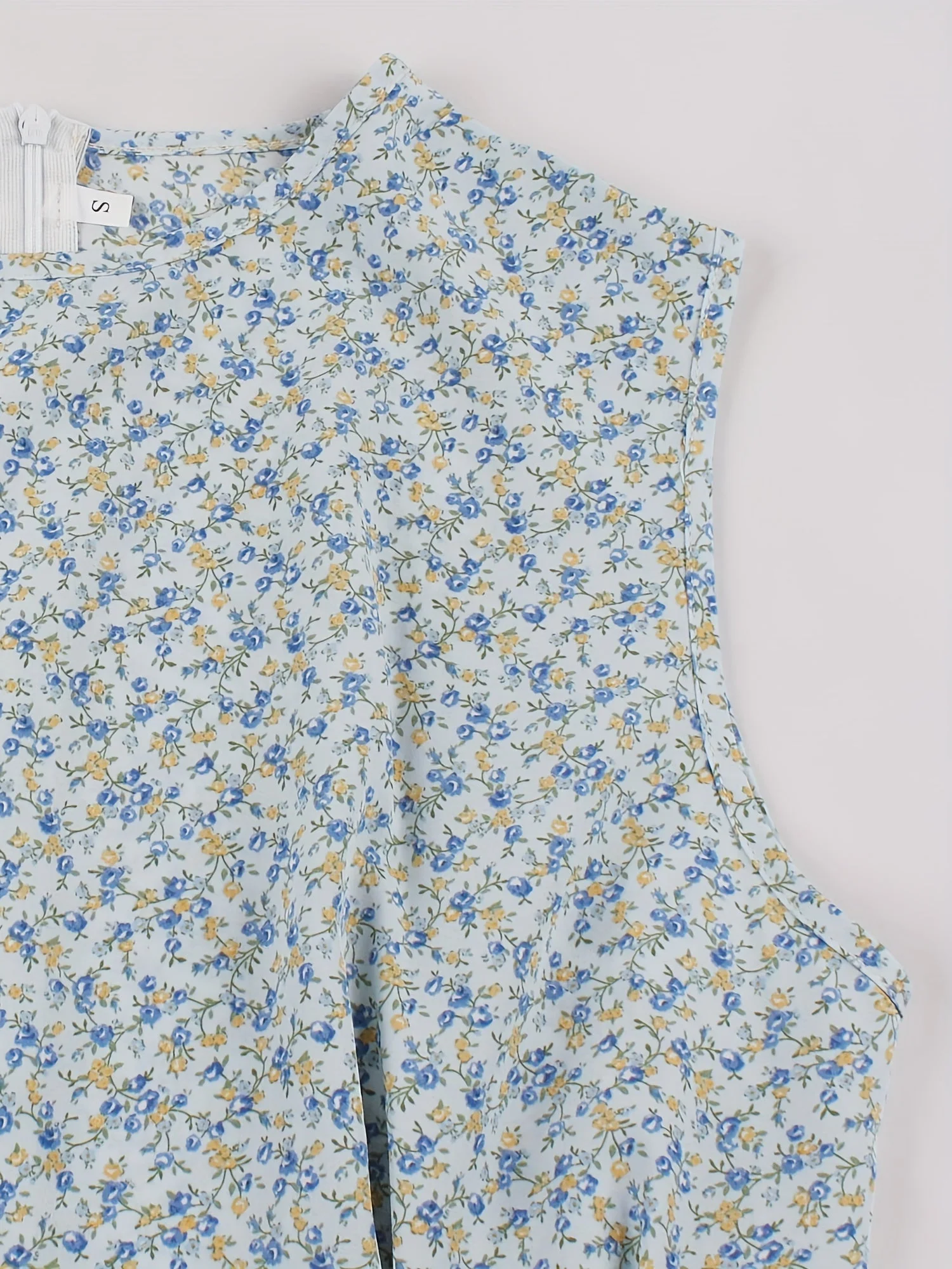 Robe d'Été Lily pour Femme – Robe Midi Sans Manches à Imprimé Floral et Coupe Élégante - Image 6
