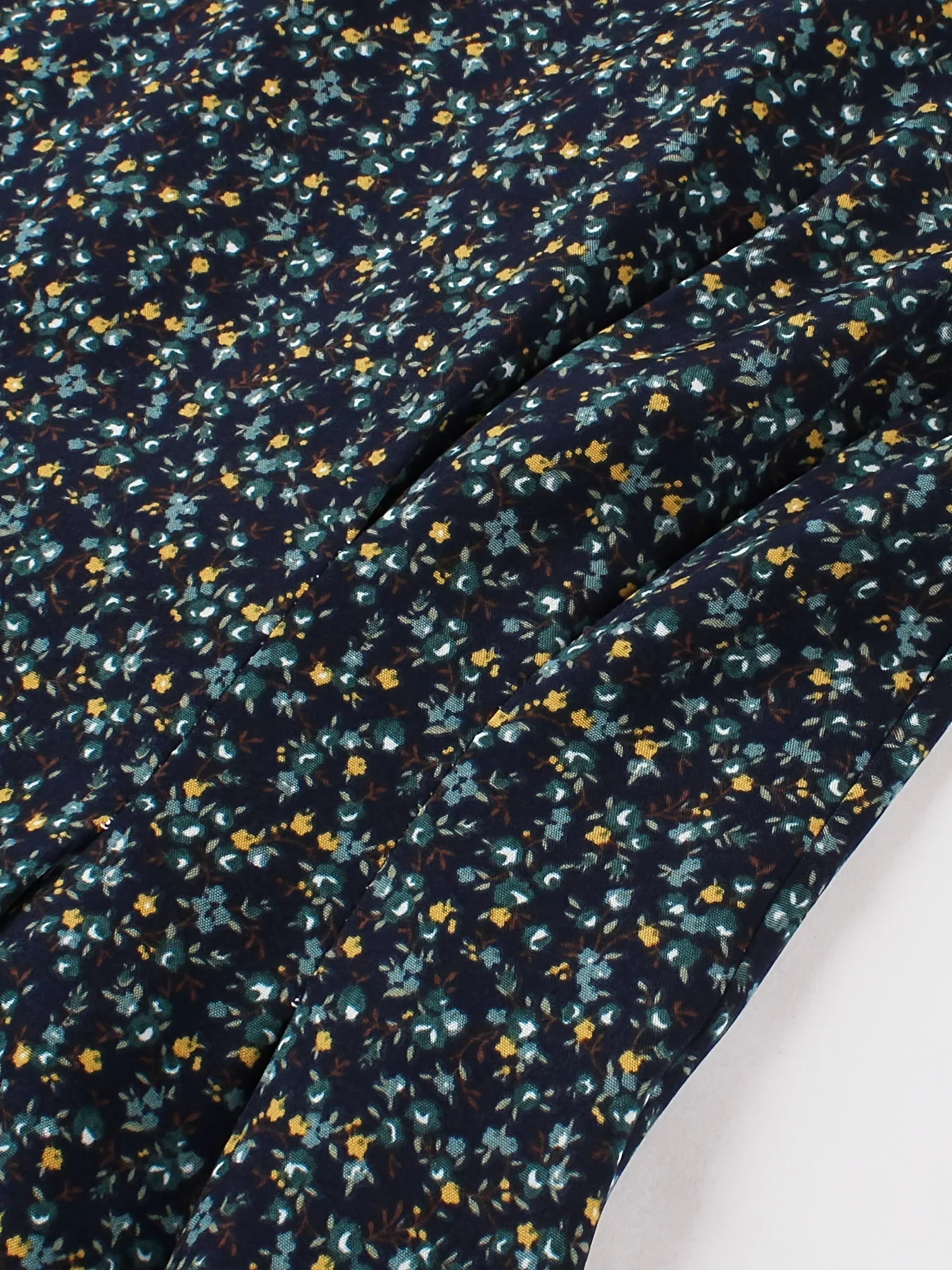 Robe d'Été Lily pour Femme – Robe Midi Sans Manches à Imprimé Floral et Coupe Élégante - Image 9