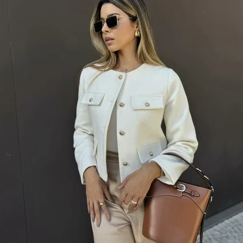 Sara Veste de Luxe Femme – Veste Cintrée avec Boutons Dorés et Silhouette Élégante - Image 10